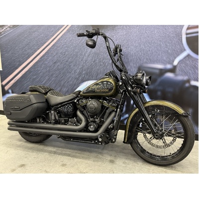 2018 Harley-davidson 1800CC FLHCS HERITAGE SOFTAIL CLASSIC CRUISER