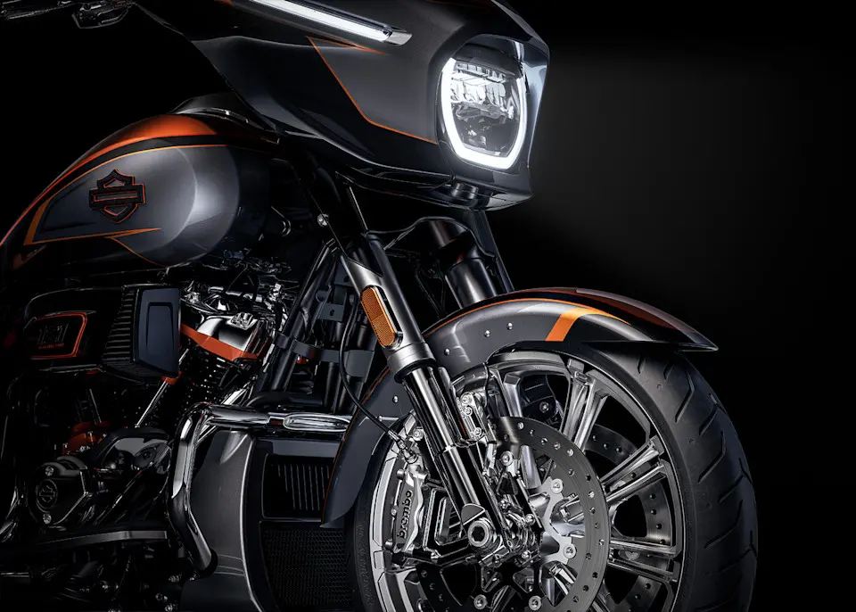 2026 CVO Street Glide Inverted Front Forks Beauty Shot