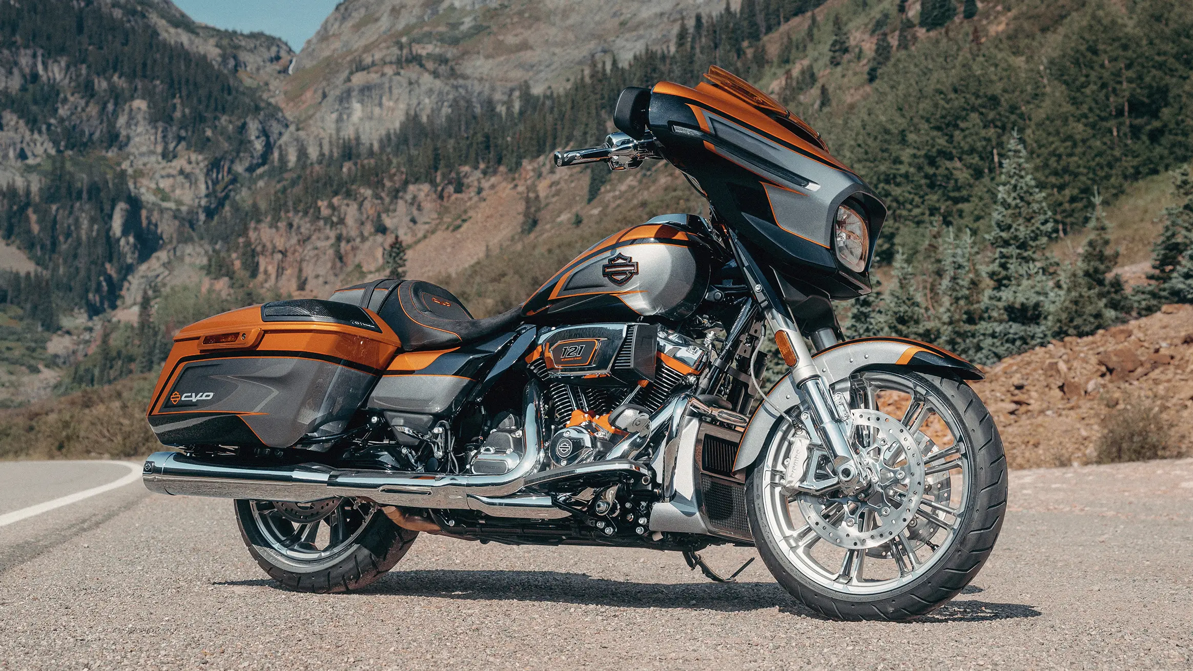 2026 CVO Street Glide Beauty Shot
