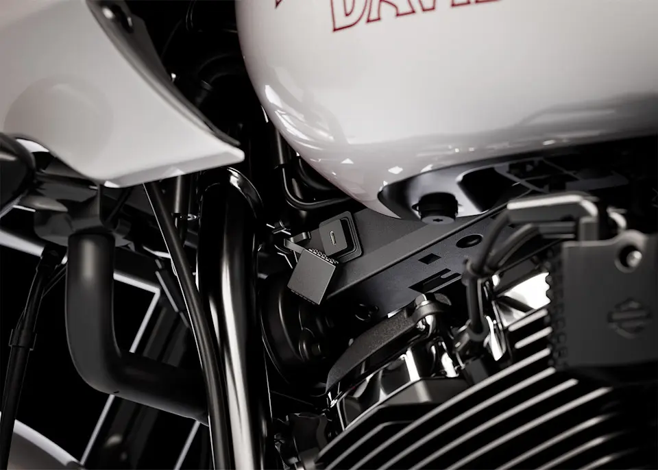 2026 Low Rider ST USB-C Charging