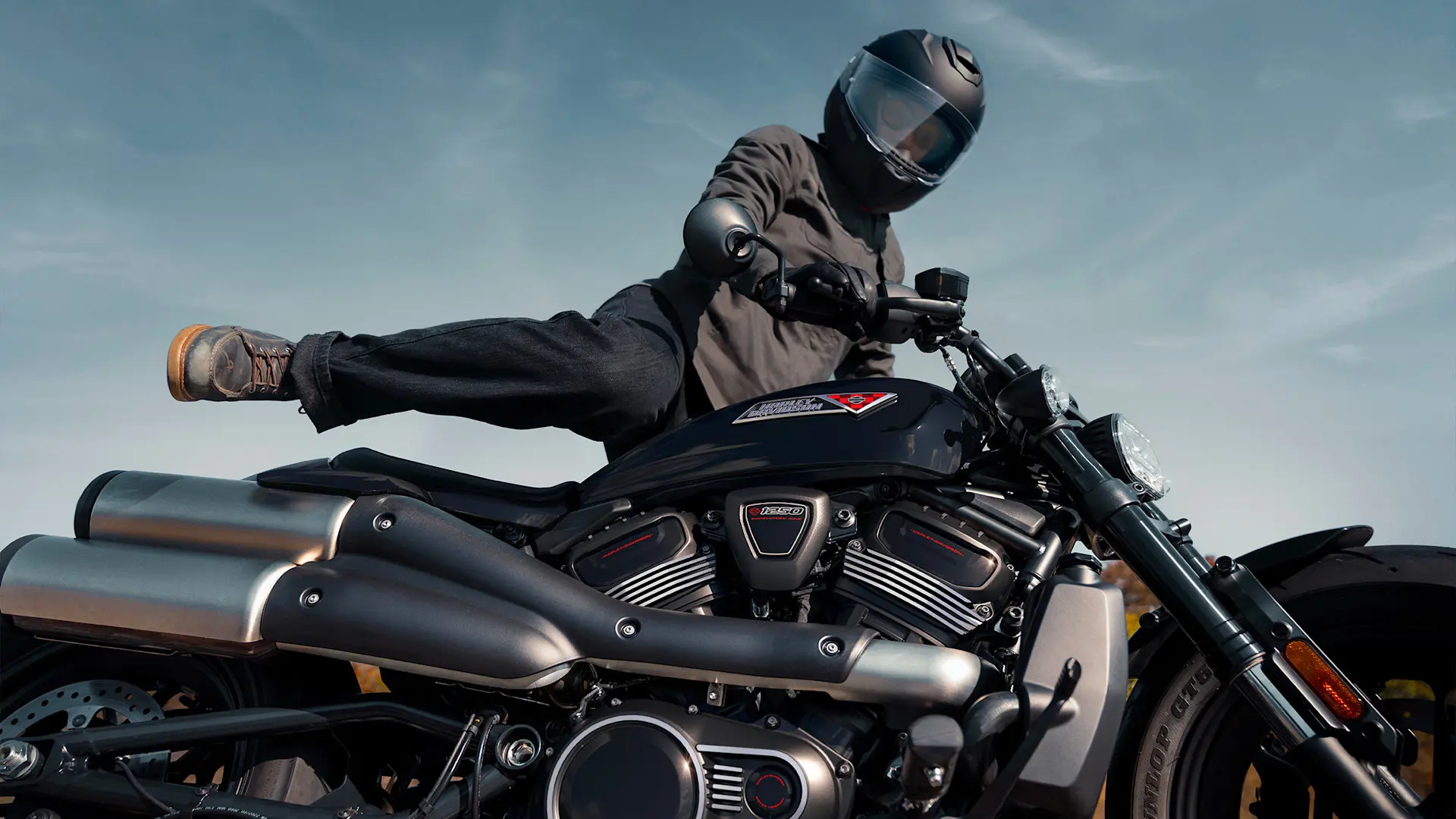 2026 Sportster S Lifestyle Shot