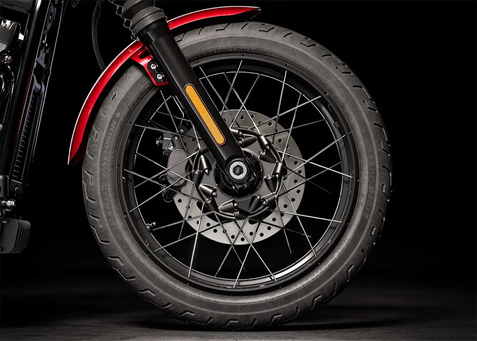 2026 Street Bob Laced Wheels Close Up