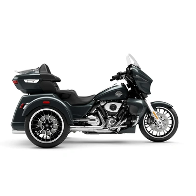 2026 Harley-Davidson Street Glide 3 Limited - Iron Horse Metallic - Chrome Trim