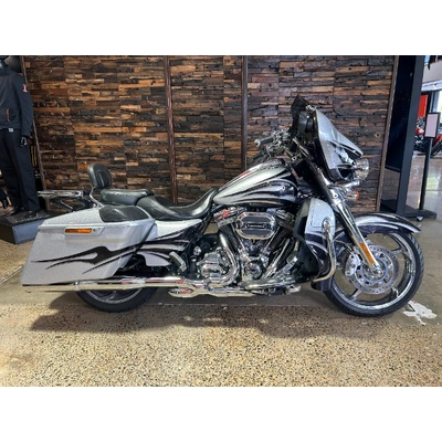 2015 Harley-Davidson 1800CC CVO STREET GLIDE CRUISER