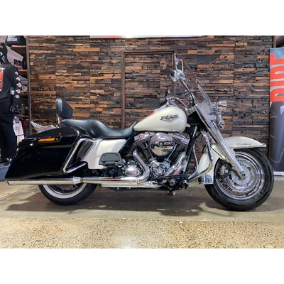 2015 Harley-Davidson 1700CC FLHRC ROAD KING CLASSIC CRUISER